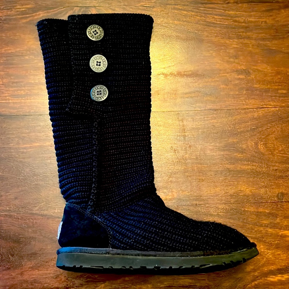 Black tall sweater Uggs size 9